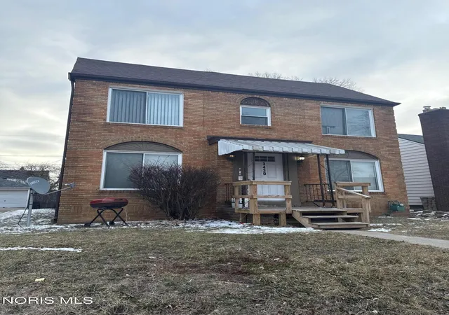 Condo for sale in building located at 3430 Douglas Rd, Toledo, OH 43606 - Unit #