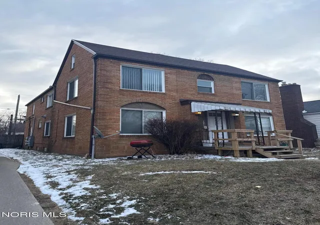 Condo for sale in building located at 3430 Douglas Rd, Toledo, OH 43606 - Unit #