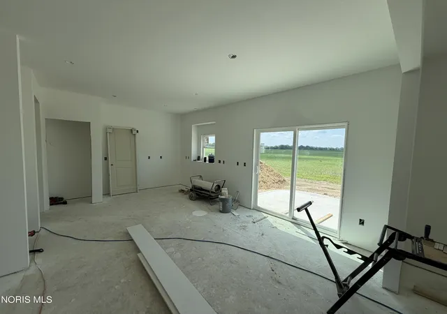 2nd image of 9841 Featherwood Ln, Sylvania, OH 43560 | MLS# 10004385