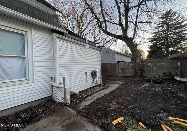Photo 25 of Single family home for sale at 160 Dearborn Ave, Toledo, OH 43605 | MLS# 10004424 | Listing updated on 2026-04-22
