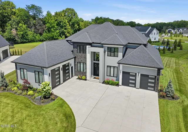 1st image of 1125 Hunting Creek Dr, Perrysburg, OH 43551 | MLS# 10005466