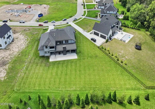 3rd image of 1125 Hunting Creek Dr, Perrysburg, OH 43551 | MLS# 10005466