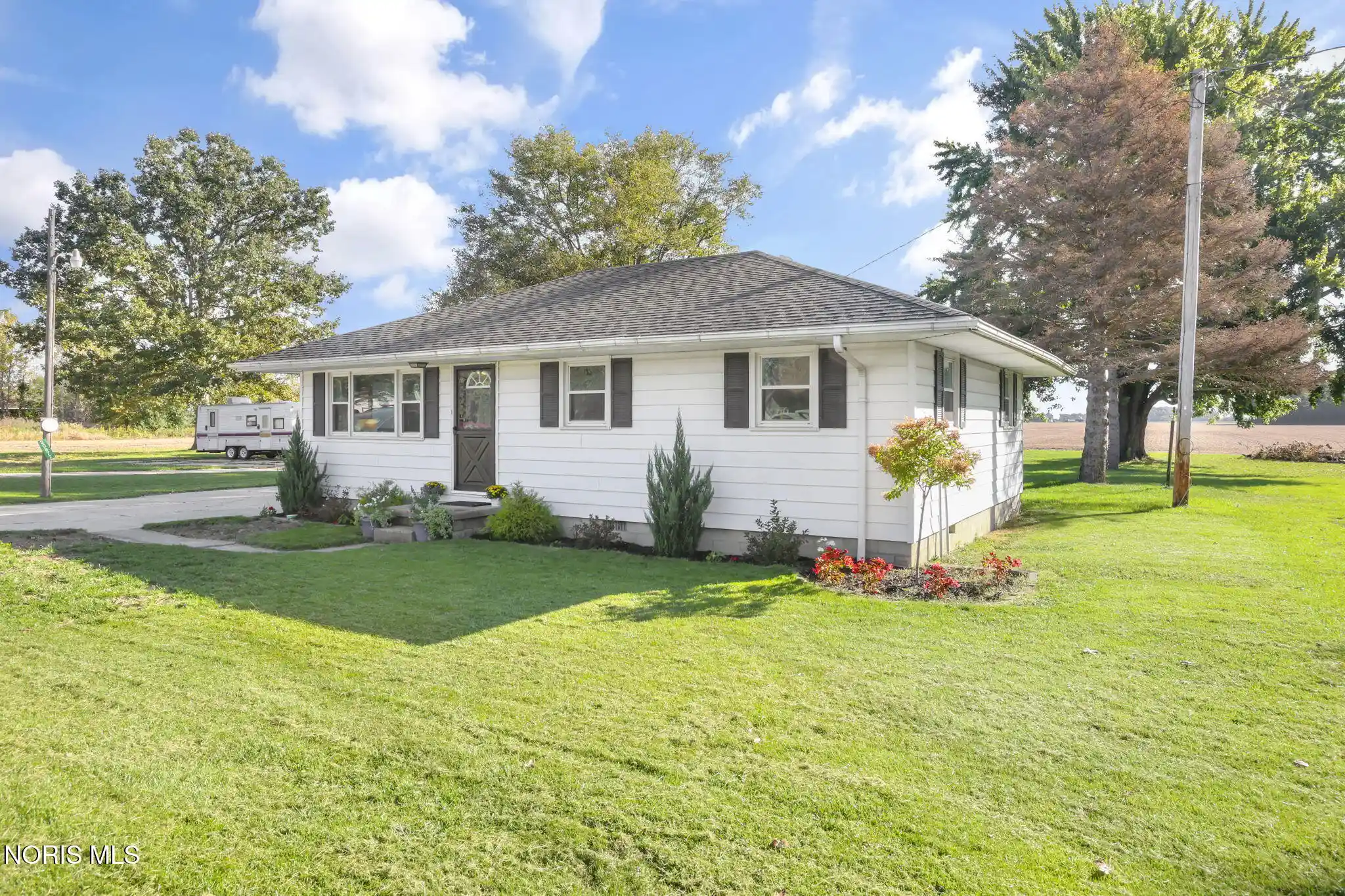 Photo 1 of Sale Pending at 20872 Dunbridge Rd, Bowling Green, OH 43402 | MLS# 10014286 | Listing updated on 2026-10-30