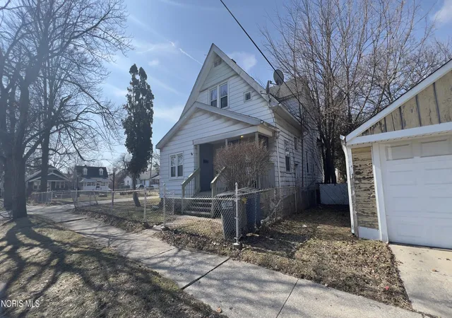 Homes for sale in Toledo, OH | 3835 Matlack Ave, Toledo, OH 43613 | MLS# 10004558