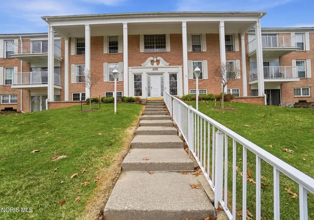 Photo 1 of Condo for sale at 5679 Monroe St #319, Sylvania, OH 43560 | MLS# 10004733 | Listing updated on 2026-05-26