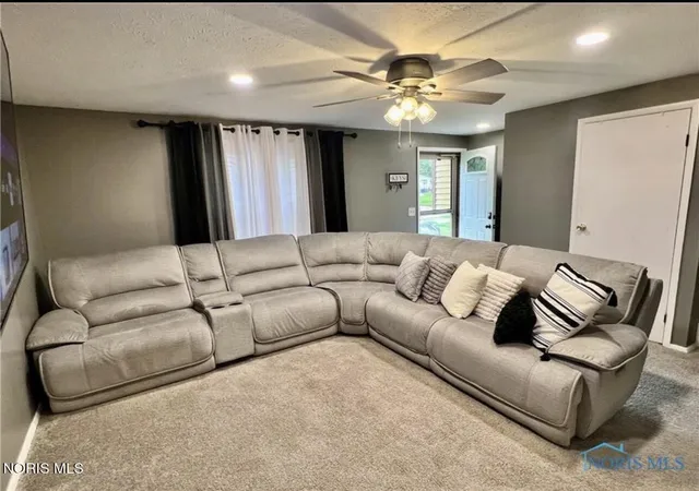 Photo 1 of Single Family Residence at 3533 Willow Brk Ln, Toledo, OH 43611 | MLS# 10004767 | | Sold on 2026-04-17