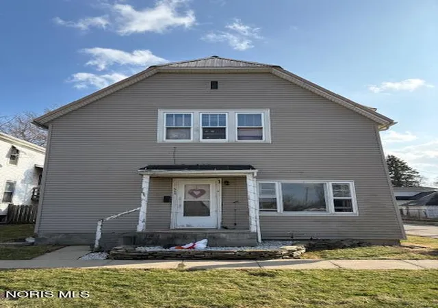Photo 1 of Single family home for sale at 565 W Fremont St, Fostoria, OH 44830 | MLS# 10004994 | Listing updated on 2026-03-23