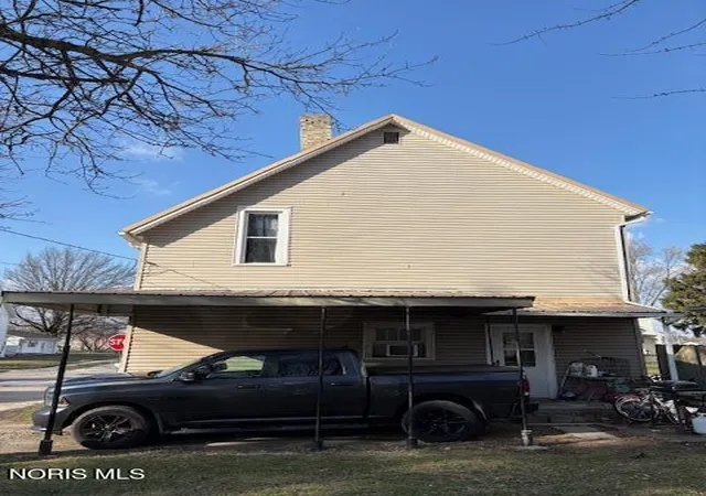 Photo 4 of Single family home for sale at 565 W Fremont St, Fostoria, OH 44830 | MLS# 10004994 | Listing updated on 2026-03-23