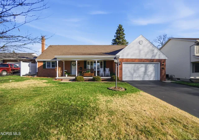 1st image of 130 Oakland Ave, Findlay, OH 45840 | MLS# 10005076