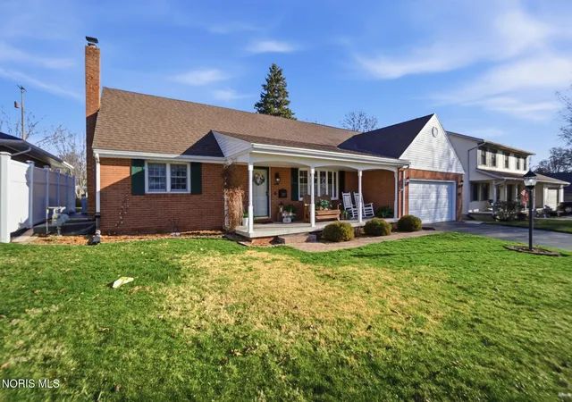 Photo 3 of Single family home for sale at 130 Oakland Ave, Findlay, OH 45840 | MLS# 10005076 | Listing updated on 2026-03-16