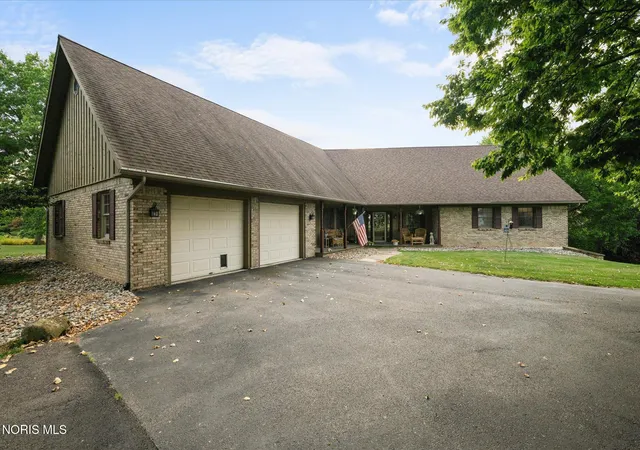 1st image of 5002 Black Rd, Monclova, OH 43542 | MLS# 10004990