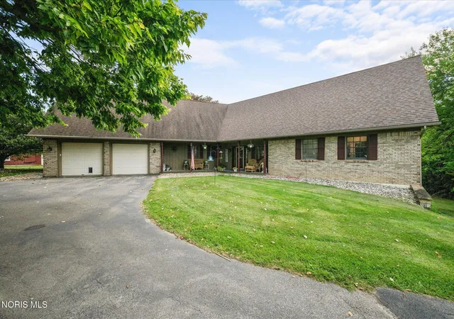 4th image of 5002 Black Rd, Monclova, OH 43542 | MLS# 10004990