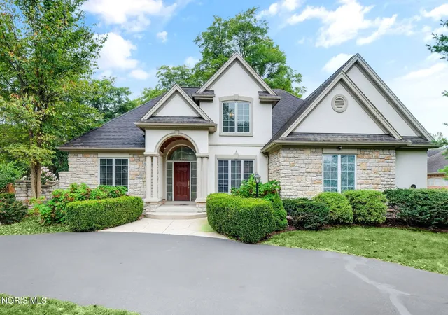 Photo 1 of Single family home for sale at 2110 Austin Blfs Ct, Toledo, OH 43615 | MLS# 10005139 | Listing updated on 2026-07-13