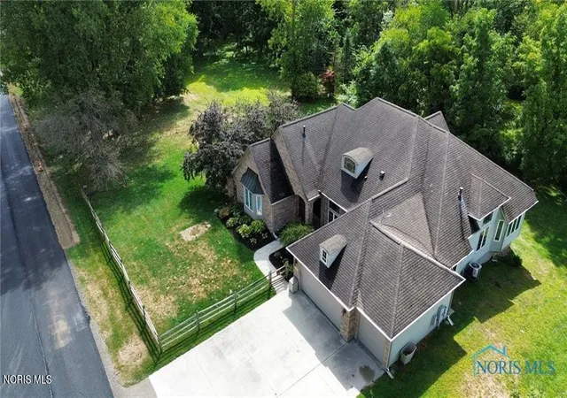 Photo 3 of Single Family Residence at 3121 County Rd Ef, Swanton, OH 43558 | MLS# 10005205 |  | Sold on 2026-04-28