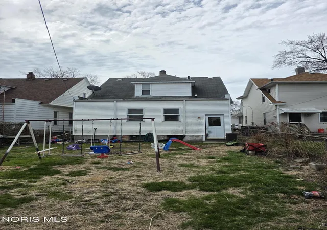 Homes for sale in Toledo, OH | 637 Milton St, Toledo, OH 43605 | MLS# 10005386