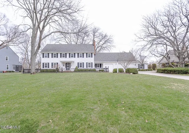 Homes for sale in Bowling Green, OH | 60 Back Bay Rd, Bowling Green, OH 43402 | MLS# 10005437