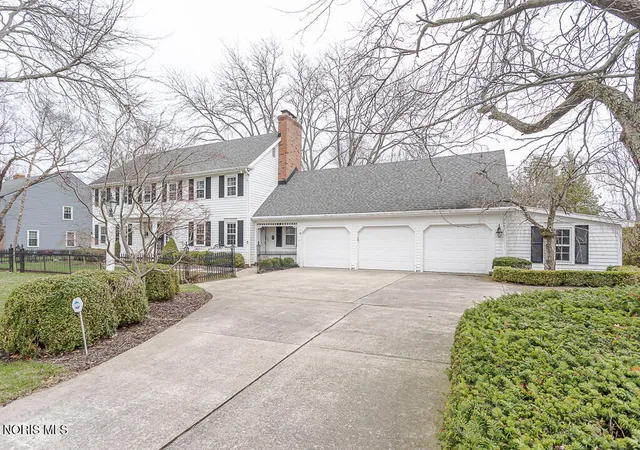 Homes for sale in Bowling Green, OH | 60 Back Bay Rd, Bowling Green, OH 43402 | MLS# 10005437