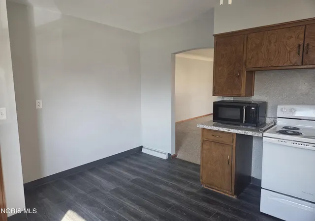 Homes for sale in Fayette, OH | 404 S Fayette St, Fayette, OH 43521 | MLS# 10005463