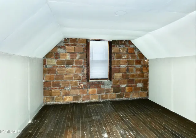 Photo 23 of Single family home for sale at 2013 Caledonia St, Toledo, OH 43605 | MLS# 10005536 | Listing updated on 2026-08-21