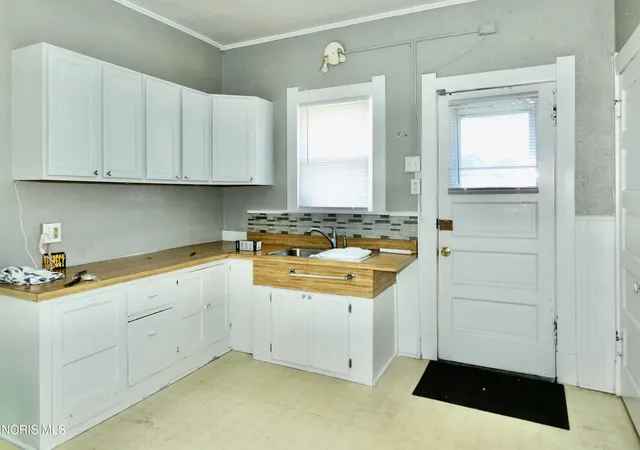 Photo 4 of Single family home for sale at 2013 Caledonia St, Toledo, OH 43605 | MLS# 10005536 | Listing updated on 2026-08-21