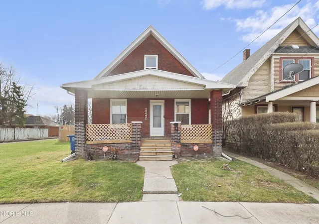 Homes for sale in Toledo, OH | 2240 Valentine St, Toledo, OH 43605 | MLS# 10005605
