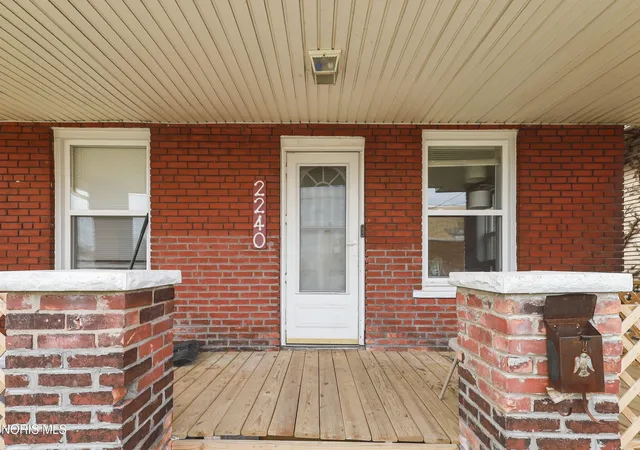 Homes for sale in Toledo, OH | 2240 Valentine St, Toledo, OH 43605 | MLS# 10005605
