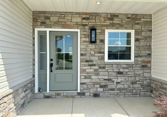 Photo 2 of Single Family Residence at 550 Southview Ct, Gibsonburg, OH 43431 | MLS# 10005606 | | Sold on 2026-06-12