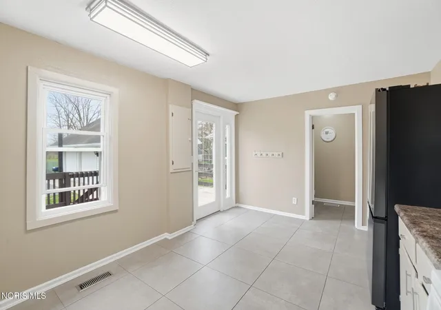 Photo 5 of Single Family Residence at 1301 Fishlock Ave, Findlay, OH 45840 | MLS# 10005810 |  | Sold on 2026-04-27