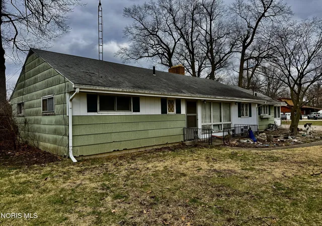 Homes for sale in Holland, OH | 7010 Dunn Dr, Holland, OH 43528 | MLS# 10005728