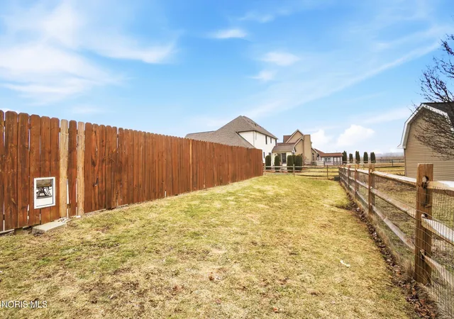 Photo 2 of Single family home for sale at 201 E Greenwood Dr, Haskins, OH 43525 | MLS# 10005788 | Listing updated on 2026-05-02