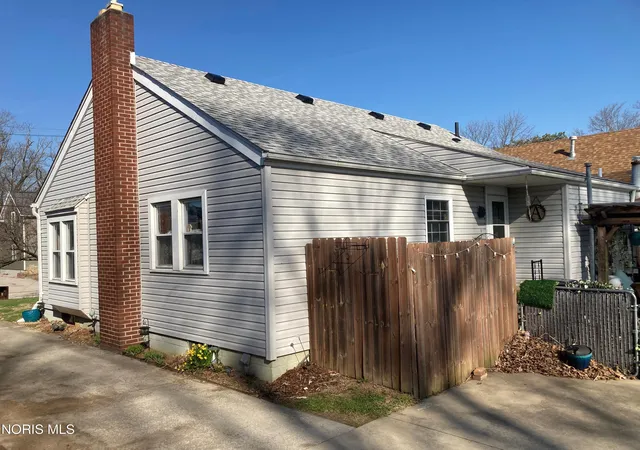 Homes for sale in Bellevue, OH | 196 Sheffield St, Bellevue, OH 44811 | MLS# 10005844