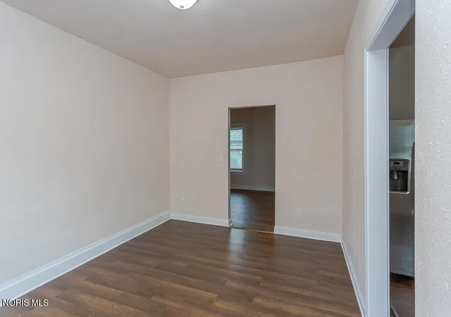 Listing Photo 2 - Condo for sale in building located at 511 W Delaware Ave, Toledo, OH 43610 - Unit #
