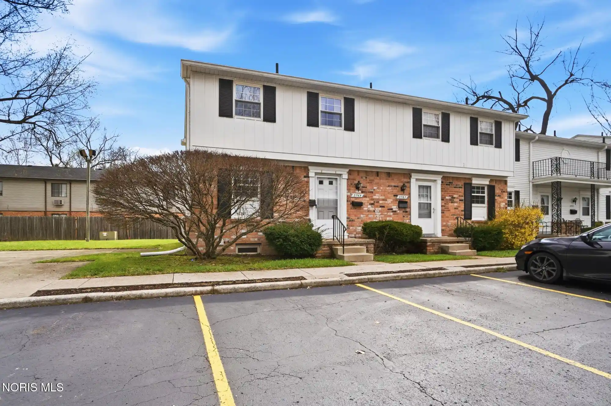 Listing Photo 2 - Condo for sale in 3765 W Alexis Rd located at 3765 W Alexis Rd, Toledo, OH 43623 - Unit 3765 W Alexis Rd