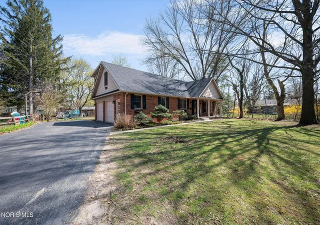 3rd image of 733 Findlay St, Perrysburg, OH 43551 | MLS# 10005865