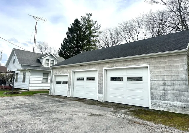 Homes for sale in Oak Harbor, OH | 121 W Broad St, Oak Harbor, OH 43449 | MLS# 10005960