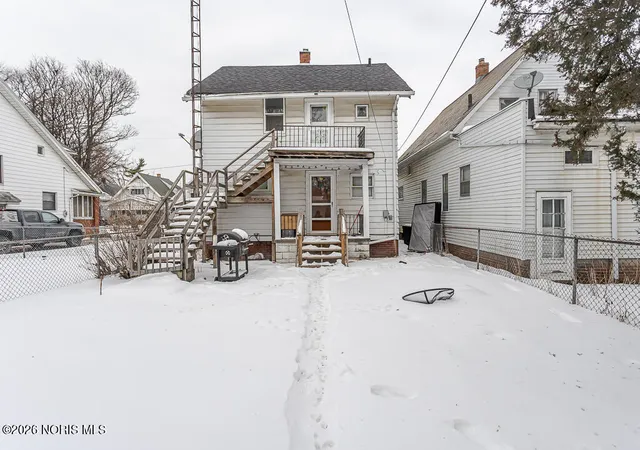 Photo 4 of Single family home for sale at 54 E Lake St, Toledo, OH 43608 | MLS# 10006023 | Listing updated on 2026-04-06