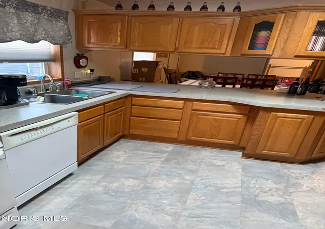 Photo 3 of Manufactured home for sale at 5001 South Ave #74, Toledo, OH 43615 | MLS# 10006027 | Listing updated on 2026-04-07