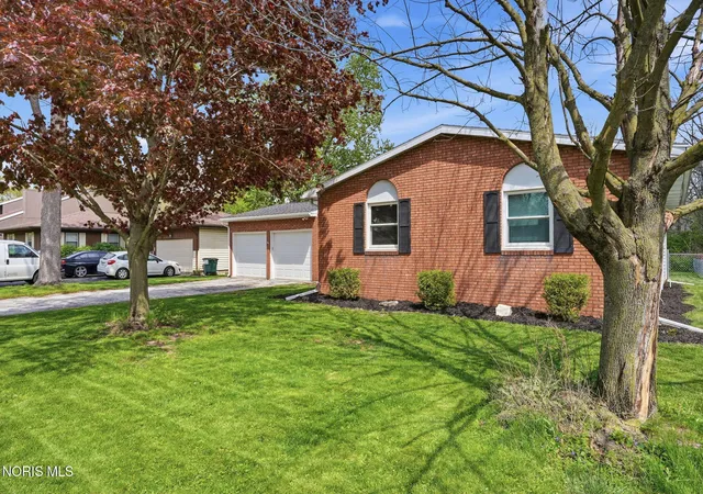 Photo 3 of Single family home for sale at 1907 Candlewick Dr, Findlay, OH 45840 | MLS# 10006082 | Listing updated on 2026-05-22
