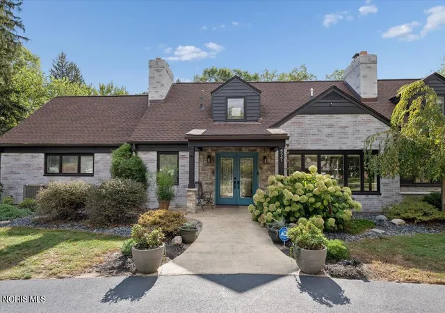 Homes for sale in Ottawa Hills, OH | 4545 Indian Rd, Ottawa Hills, OH 43615 | MLS# 10006315