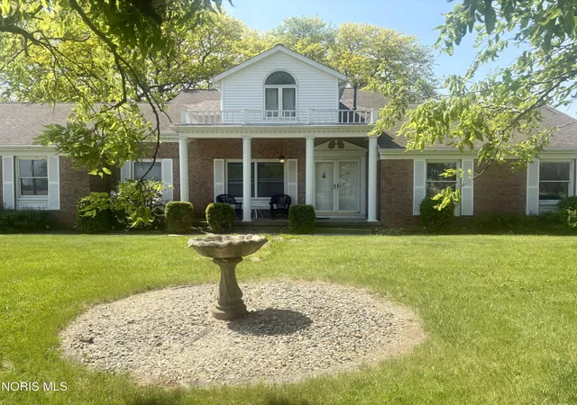 Homes for sale in Curtice, OH | 23746 W State Route 579, Curtice, OH 43412 | MLS# 10006179
