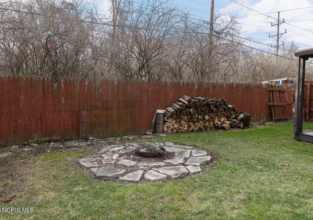 Photo 3 of Single family home for sale at 536 Edinborough Dr, Findlay, OH 45840 | MLS# 10006198 | Listing updated on 2026-04-19