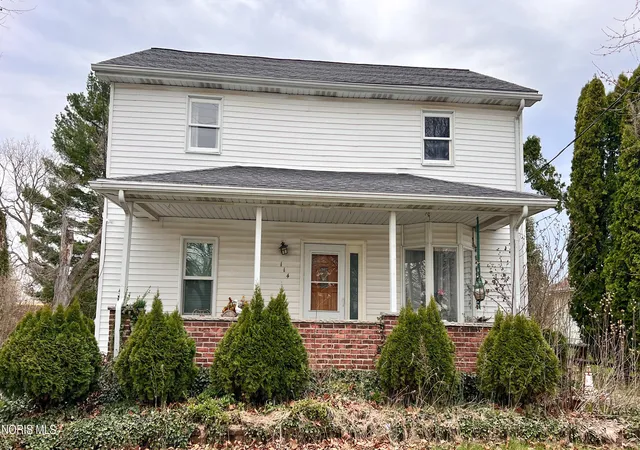 Homes for sale in Lyons, OH | 114 S Adrian St, Lyons, OH 43533 | MLS# 10006206
