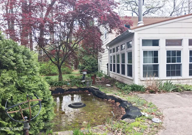 Photo 3 of Single family home for sale at 10112 Maumee Western Rd, Monclova, OH 43542 | MLS# 10006242 | Listing updated on 2026-10-06