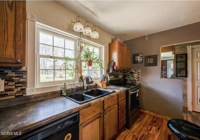 Photo 3 of Single family home for sale at 8010 Hill Ave, Holland, OH 43528 | MLS# 10006356 | Listing updated on 2026-08-23