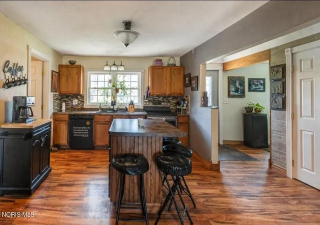 Photo 4 of Single family home for sale at 8010 Hill Ave, Holland, OH 43528 | MLS# 10006356 | Listing updated on 2026-08-23