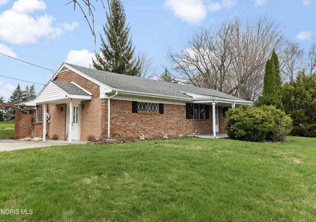 Homes for sale in Waterville, OH | 6460 N River Rd, Waterville, OH 43566 | MLS# 10006330