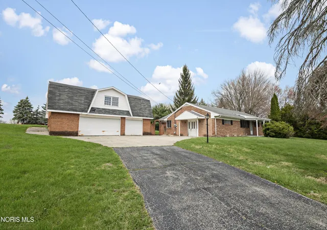 Homes for sale in Waterville, OH | 6460 N River Rd, Waterville, OH 43566 | MLS# 10006330