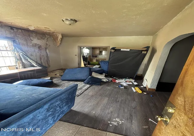 Photo 2 of Single family home for sale at 3343 Franklin Ave, Toledo, OH 43608 | MLS# 10006331 | Listing updated on 2026-04-26