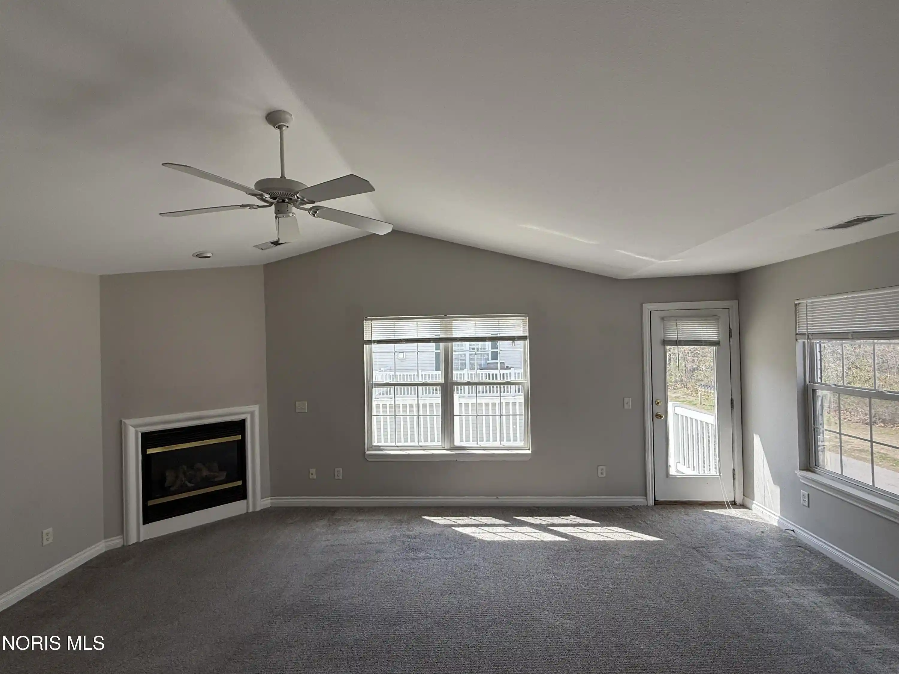 Listing Photo 2 - Condo for sale in 6409 Triple Crown Ln located at 6409 Triple Crown Ln, Toledo, OH 43615 - Unit 6409 Triple Crown Ln