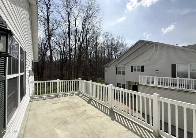 Listing Photo 2 - Condo for sale in building located at 6409 Triple Crown Ln, Toledo, OH 43615